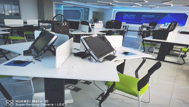 University simulation training centre with 3D displays
